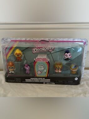 7-Piece Collectible Figure Set - Yellow, Purple & Gold